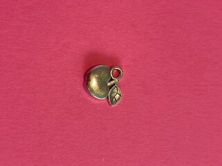 Silver Charm: Apple